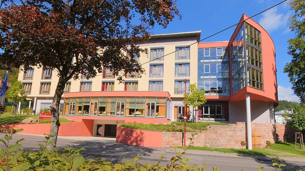 Hotel Harzer Am Kurpark Bad Herrenalb Exterior foto